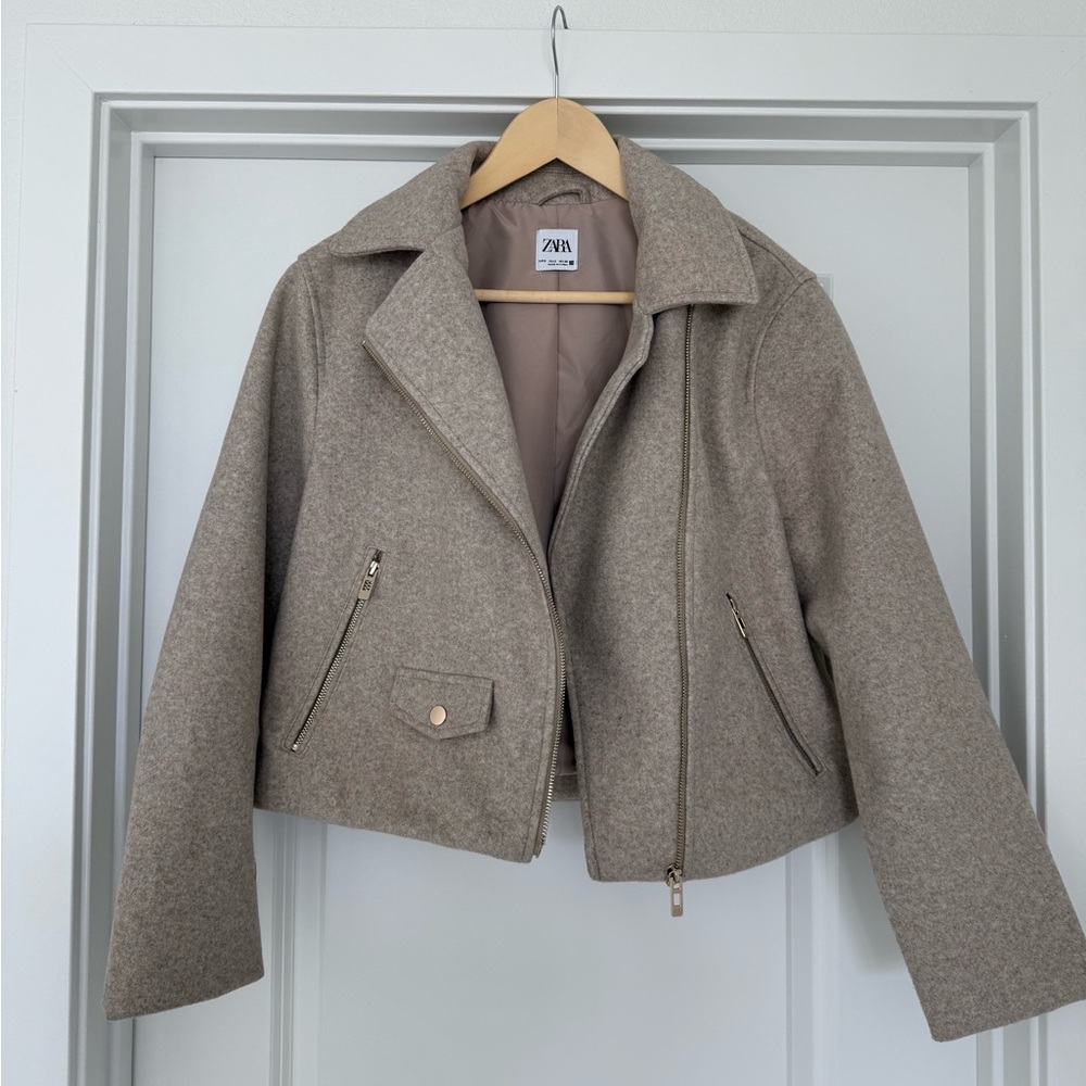 NWOT, OUT OF STOCK - Zara Soft Jacket, size S, color sand